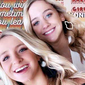 Meet your Posher, Chloe